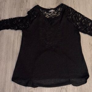 Almost Famous Black Lace Long Sleeve Medium Women's Top